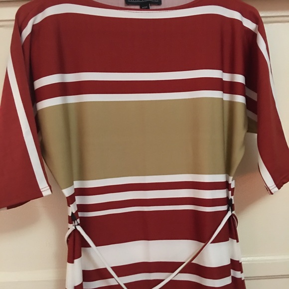 Petite dress in good condition - Picture 8 of 8